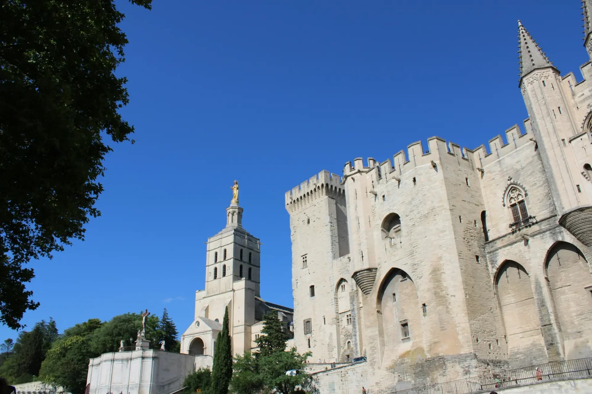 Le Palais des Papes et le pont d'Avignon